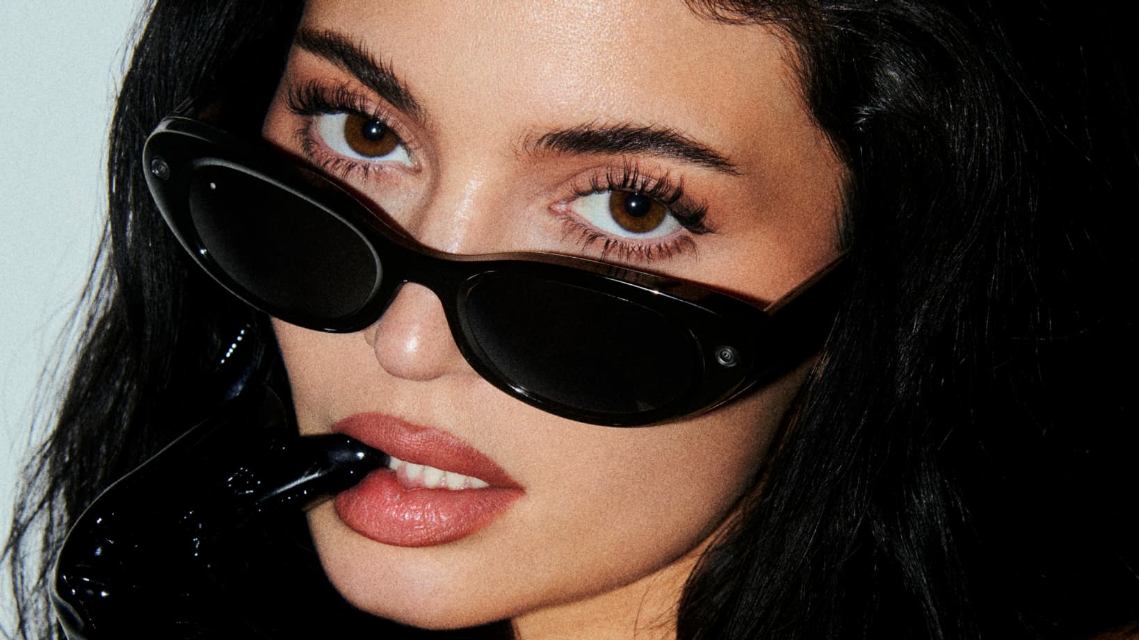 Pourquoi Meta a confié ses lunettes à la créatrice beauté la plus suivie du monde